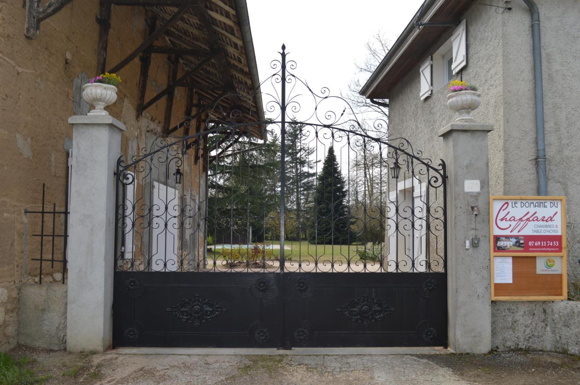 Le Domaine Du Chaffard Bed & Breakfast Les Avenières Eksteriør bilde